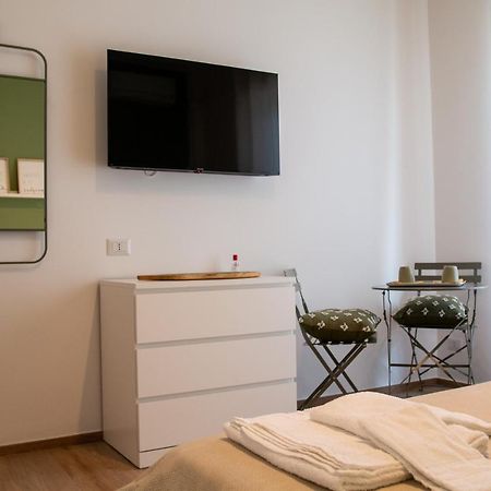 Fara1 Guesthouse Бари Екстериор снимка